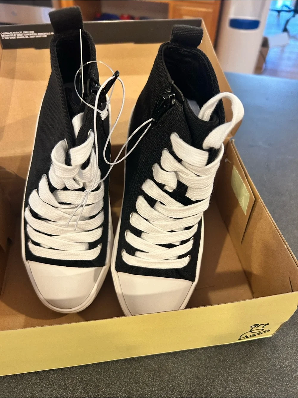 Art class Black High-Top Canvas Sneakers with White Laces - Kids